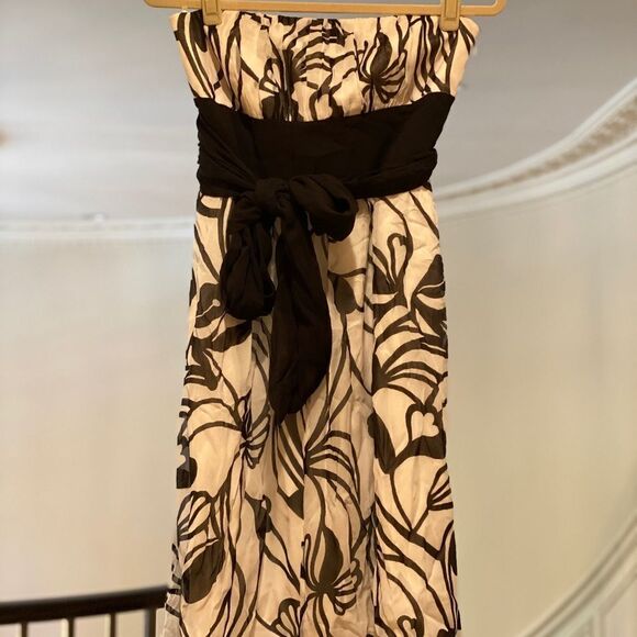 Black and White printed dress with attached belt - Picture 4 of 6